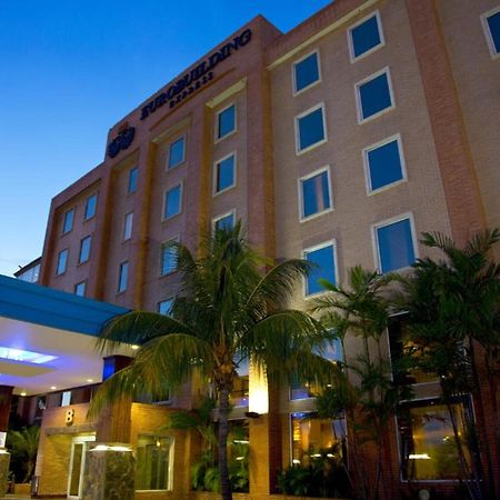 Eurobuilding Express Maiquetia Hotel Exterior photo The hotel at night