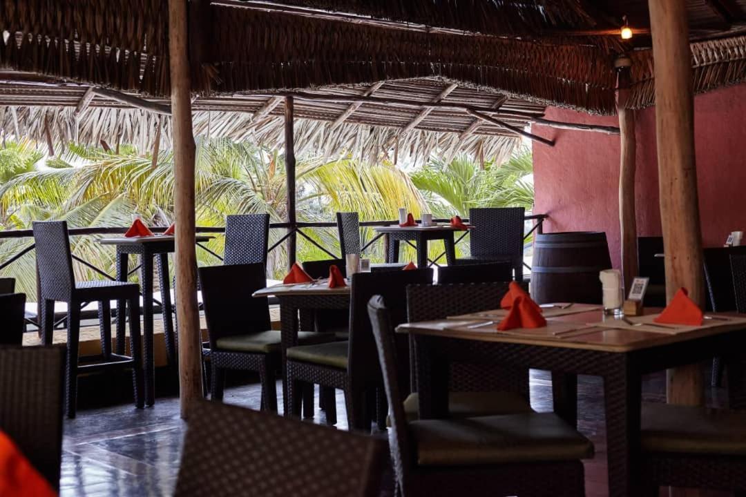 Eurobuilding Express Maiquetia Hotel Exterior photo Restaurant at the resort