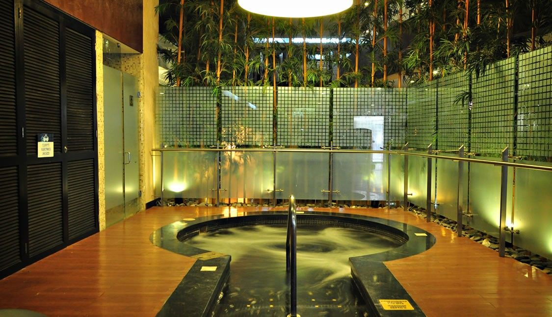 Eurobuilding Express Maiquetia Hotel Exterior photo A modern onsen in Tokyo