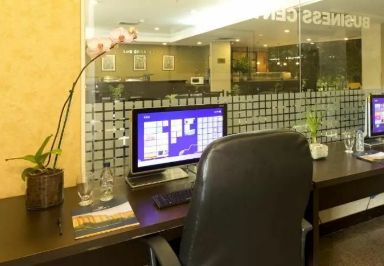 Eurobuilding Express Maiquetia Hotel Exterior photo A typical office